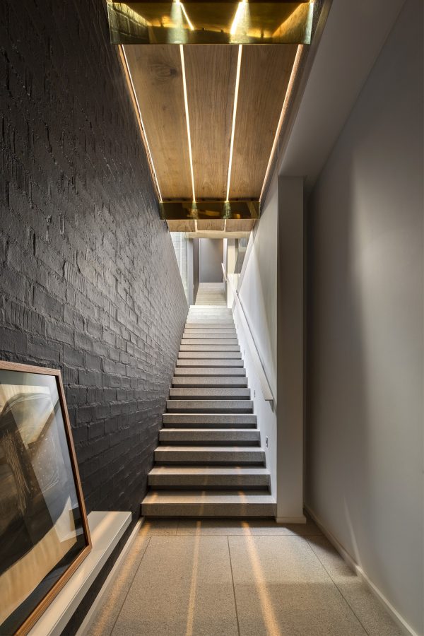 brick-feature-wall-600x900.jpg
