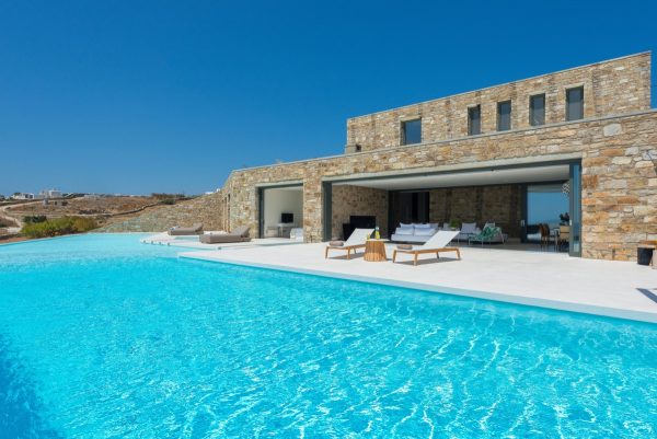clear-blue-pool-600x401.jpg