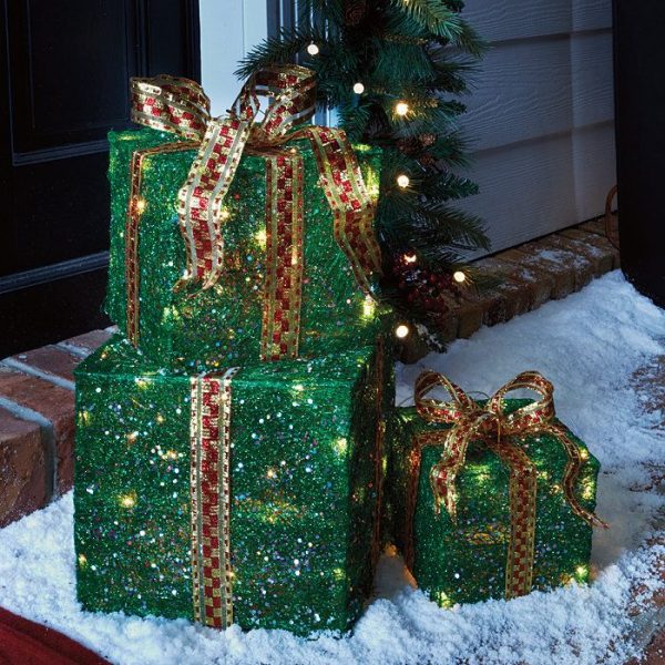 outdoor-christmas-decorations-ideas-tins