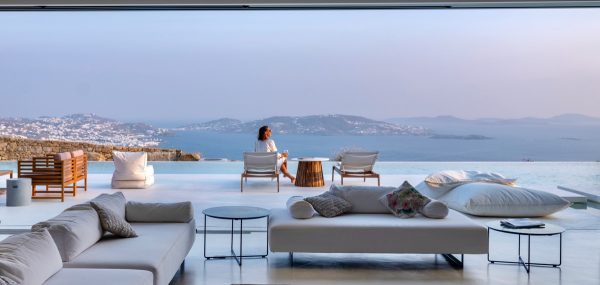 luxury-outdoor-sofa-600x285.jpg