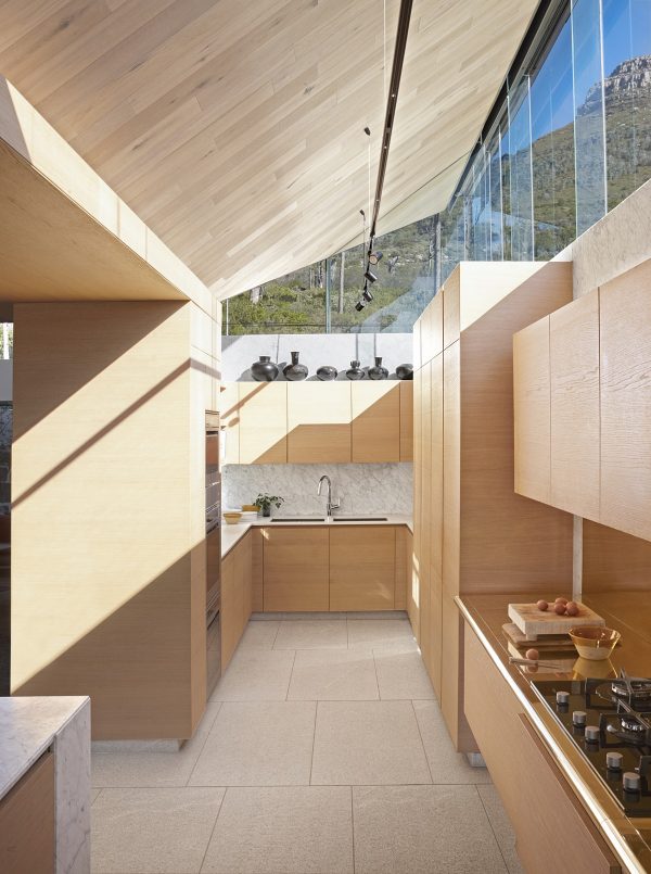small-kitchen-600x805.jpg