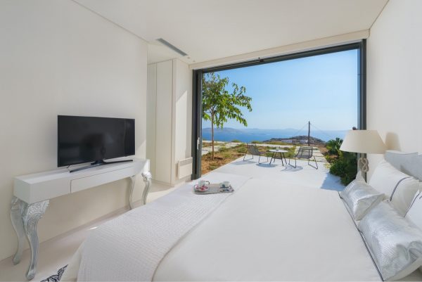 bedroom-TV-stand-600x401.jpg