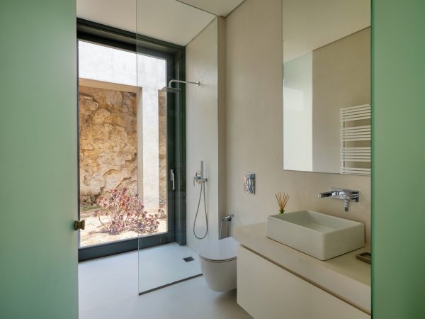 seafoam-bathroom-paint-600x450.jpg