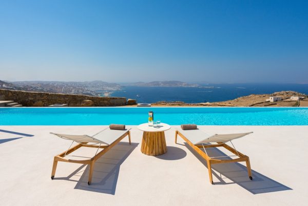 outdoor-lounge-chairs-600x401.jpg