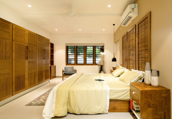modern-bedroom-600x415.jpg