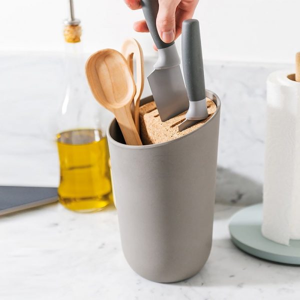 round-countertop-knife-holder-with-cork-