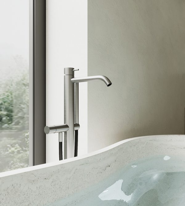 freestanding-bath-faucet-600x667.jpg